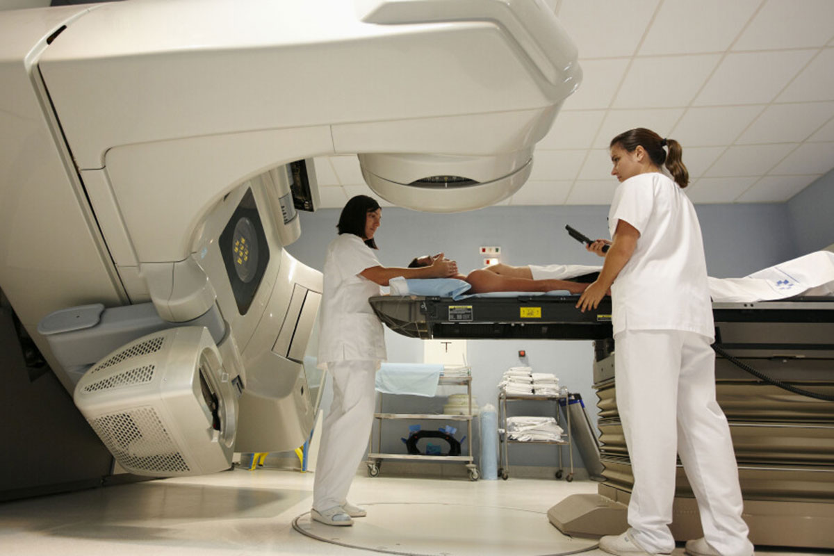 La radioterapia es una opción habitual en el tratamiento de las metástasis cerebrales.