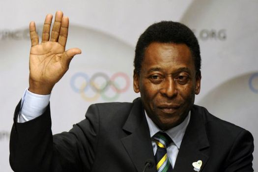 Pelé sostiene que el exceso de atención alienta a los racistas